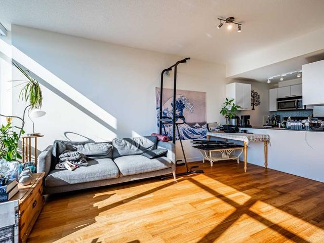 1702 - 281 Mutual St, Condo with 1 bedrooms, 1 bathrooms and 1 parking in Toronto ON | Image 2