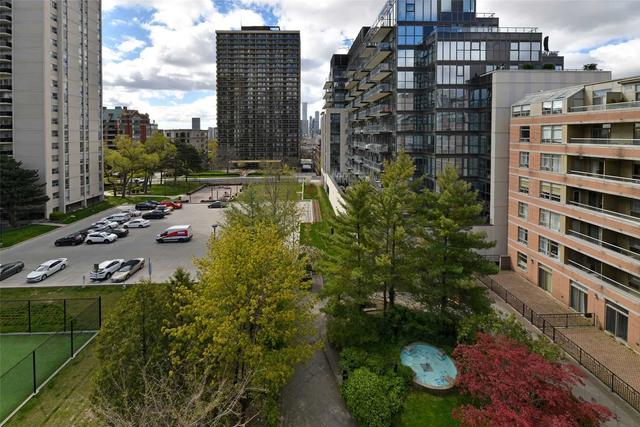 818 - 5 Rosehill Ave, Condo with 2 bedrooms, 3 bathrooms and 2 parking in Toronto ON | Image 18