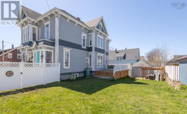 52 Park Street, House detached with 4 bedrooms, 1 bathrooms and null parking in Yarmouth NS | Image 4
