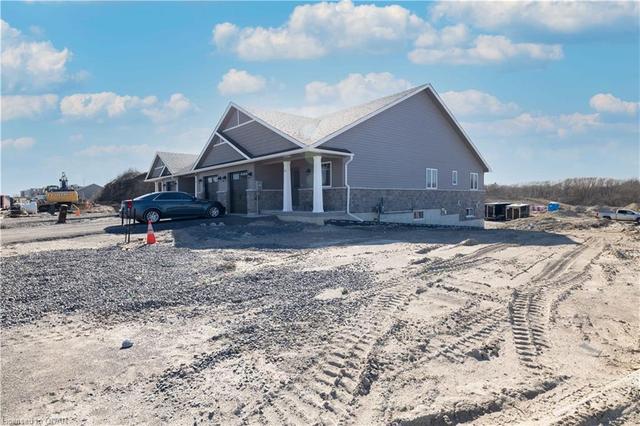 135 Farrington Crescent, House attached with 2 bedrooms, 2 bathrooms and 2 parking in Prince Edward County ON | Image 27