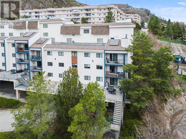 3901 - 32 Avenue Unit# 201, Condo with 3 bedrooms, 2 bathrooms and 2 parking in Vernon BC | Image 3
