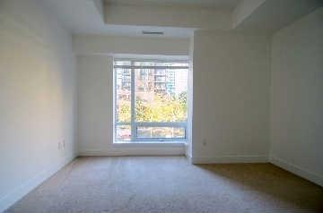 th12 - 23 Sheppard St E, Condo with 3 bedrooms, 2 bathrooms and 1 parking in Toronto ON | Image 9