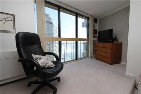 2433 - 33 Harbour Sq W, Condo with 2 bedrooms, 3 bathrooms and 1 parking in Toronto ON | Image 10