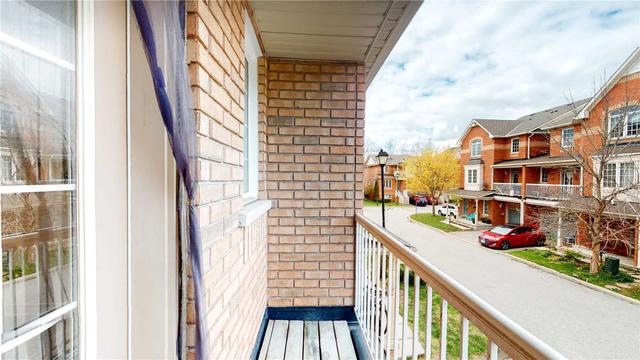 7 Clegg Lane, Townhouse with 3 bedrooms, 2 bathrooms and 2 parking in Ajax ON | Image 6