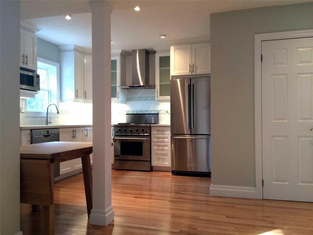 Unit 2 - 180 Madison Ave, House semidetached with 2 bedrooms, 2 bathrooms and 1 parking in Toronto ON | Image 2