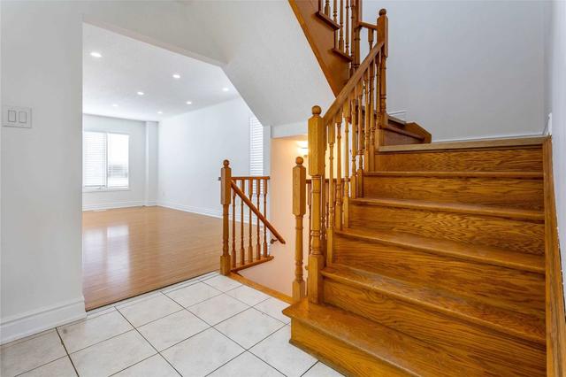 27 Loons Call Cres, House detached with 3 bedrooms, 3 bathrooms and 3 parking in Brampton ON | Image 5