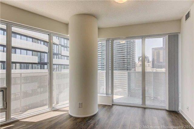 2102 - 88 Harbour St, Condo with 1 bedrooms, 1 bathrooms and null parking in Toronto ON | Image 9