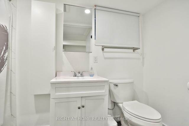 886 West 5th St, House detached with 3 bedrooms, 2 bathrooms and 4 parking in Hamilton ON | Image 9