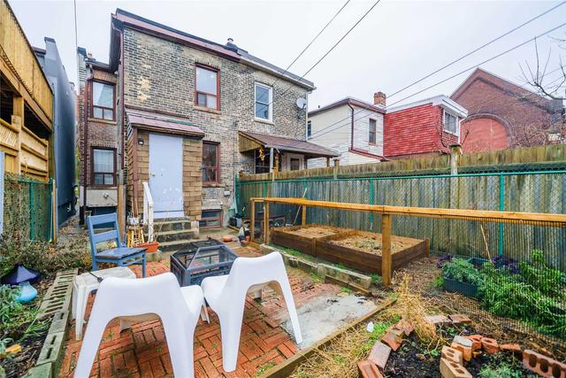 1183 College St, House semidetached with 5 bedrooms, 3 bathrooms and 0 parking in Toronto ON | Image 11