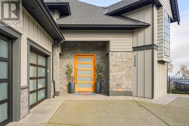 1108 Timber View, House detached with 7 bedrooms, 6 bathrooms and 2 parking in Langford BC | Image 3