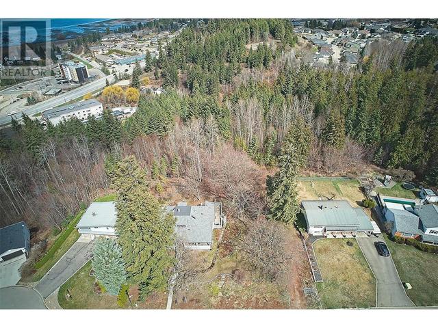 1651 2nd Avenue Ne, House detached with 4 bedrooms, 2 bathrooms and null parking in Salmon Arm BC | Image 50