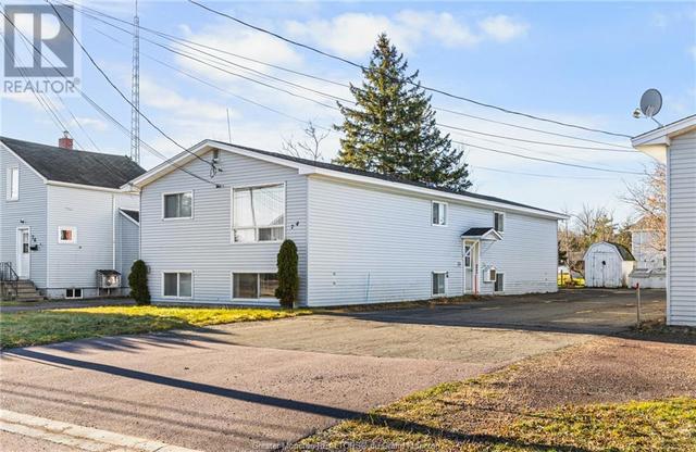 74 Murphy Ave, House other with 7 bedrooms, 4 bathrooms and null parking in Moncton NB | Image 2