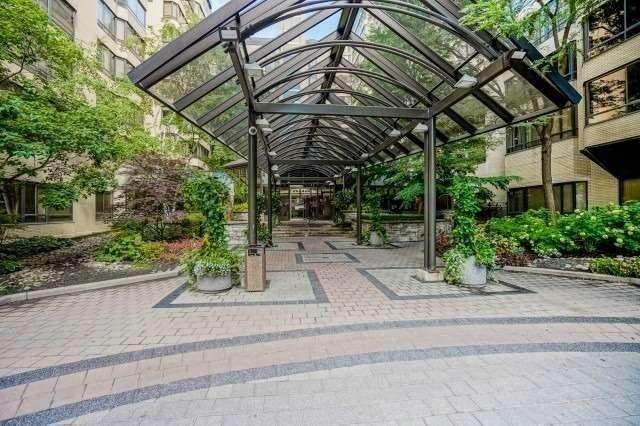 1101 - 211 St Patrick St, Condo with 2 bedrooms, 2 bathrooms and 1 parking in Toronto ON | Image 2