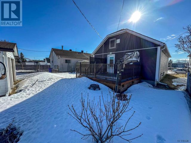 350 Cambridge Ave, House detached with 2 bedrooms, 1 bathrooms and null parking in Iroquois Falls ON | Image 33