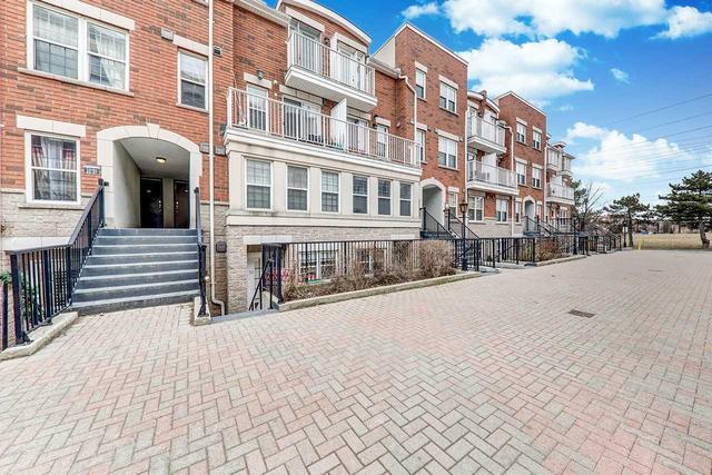 21 - 37 Four Winds Dr, Townhouse with 2 bedrooms, 2 bathrooms and 1 parking in Toronto ON | Image 1