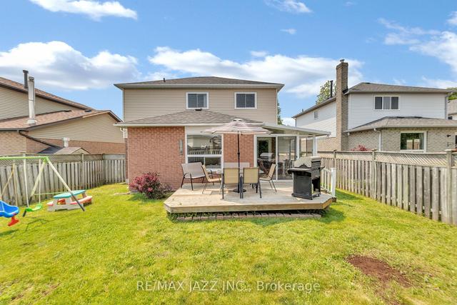 49 Sandringham Dr, House detached with 3 bedrooms, 3 bathrooms and 4 parking in Clarington ON | Image 29