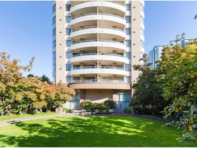 402 - 4830 Bennett Street, Condo with 2 bedrooms, 2 bathrooms and null parking in Burnaby BC | Card Image