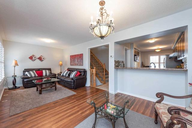 814 Herman Way, House attached with 3 bedrooms, 3 bathrooms and 3 parking in Milton ON | Image 9