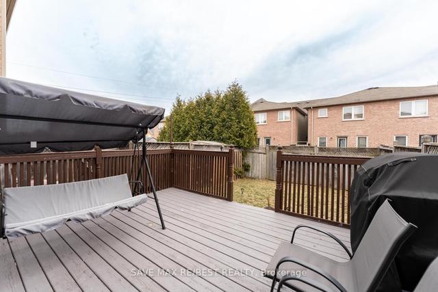 163 Crystal Glen Cres, House attached with 3 bedrooms, 3 bathrooms and 3 parking in Brampton ON | Image 29