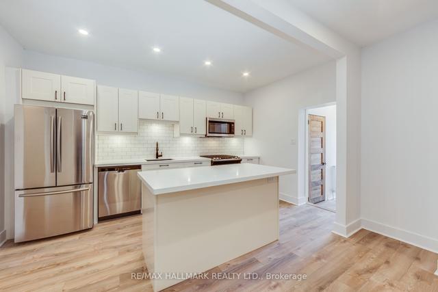 327 Kenilworth Ave, House detached with 4 bedrooms, 3 bathrooms and 4 parking in Toronto ON | Image 23