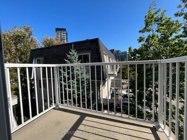 7 - 38 St Lawrence St, Townhouse with 4 bedrooms, 2 bathrooms and 1 parking in Toronto ON | Image 3