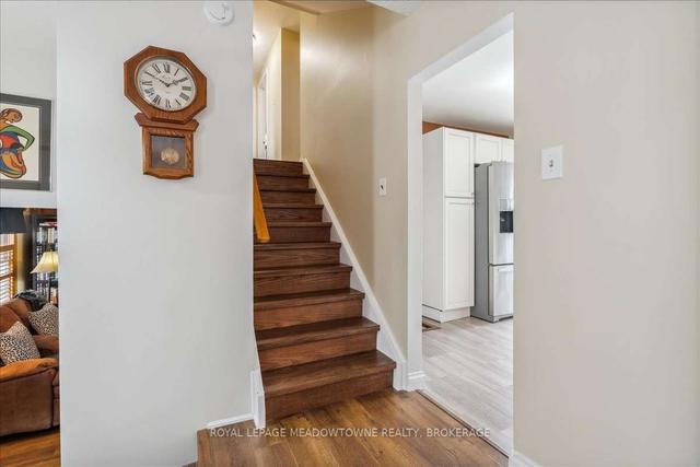 833 Willow Ave, House detached with 3 bedrooms, 2 bathrooms and 3 parking in Milton ON | Image 14