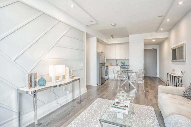 308 - 3220 Sheppard Ave E, Condo with 2 bedrooms, 2 bathrooms and 1 parking in Toronto ON | Image 3