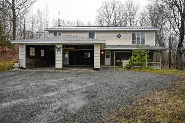 211 Pike Lake Fire Route 13 A Road, House detached with 3 bedrooms, 2 bathrooms and 6 parking in Tay Valley ON | Image 1