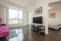 517 - 23 Glebe Rd W, Condo with 2 bedrooms, 2 bathrooms and null parking in Toronto ON | Image 8