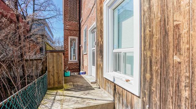 upper - 311 Markham St, House detached with 2 bedrooms, 2 bathrooms and 0 parking in Toronto ON | Image 14