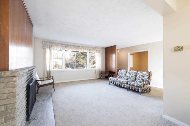 10 Pioneer Dr, House detached with 3 bedrooms, 2 bathrooms and 4 parking in Mississauga ON | Image 24