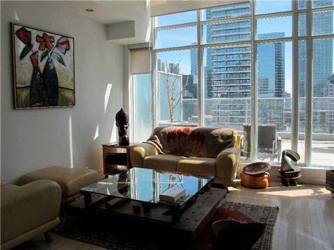 uph03 - 21 Nelson St, Condo with 1 bedrooms, 2 bathrooms and 2 parking in Toronto ON | Image 2