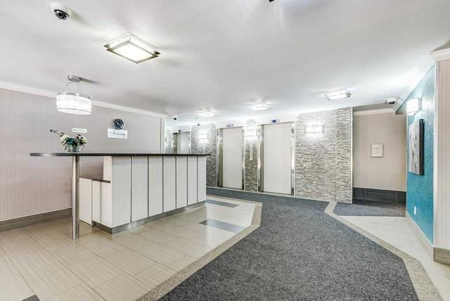 901 - 15 Kensington Rd, Condo with 2 bedrooms, 2 bathrooms and 1 parking in Brampton ON | Image 9