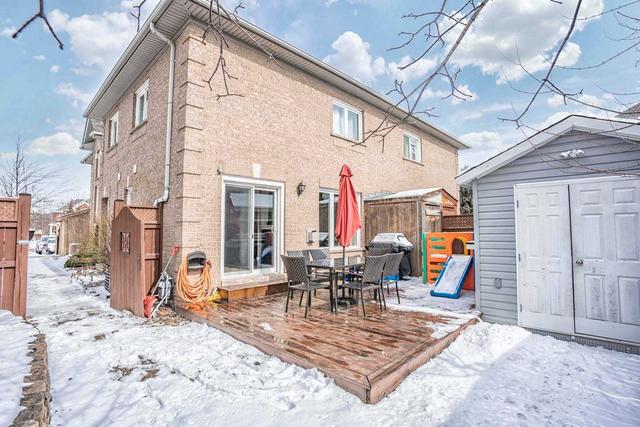 81 Pressed Brick Dr, House attached with 3 bedrooms, 2 bathrooms and 3 parking in Brampton ON | Image 27