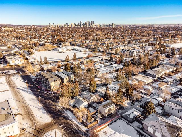 2139 51 Avenue Sw, House detached with 5 bedrooms, 2 bathrooms and 2 parking in Calgary AB | Image 13