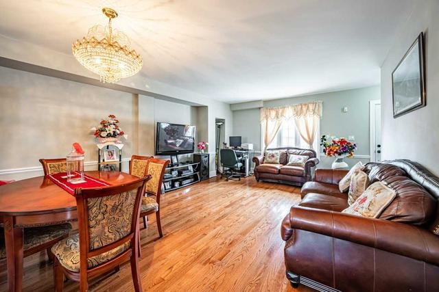 13 Birch Tree Cres, House detached with 3 bedrooms, 3 bathrooms and 4 parking in Toronto ON | Image 24