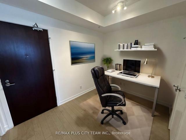 s705 - 120 Bayview Ave, Condo with 1 bedrooms, 2 bathrooms and 0 parking in Toronto ON | Image 1
