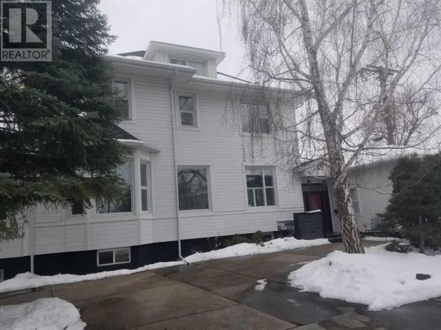 1276 5 Avenue S, House detached with 6 bedrooms, 5 bathrooms and 5 parking in Lethbridge AB | Image 3