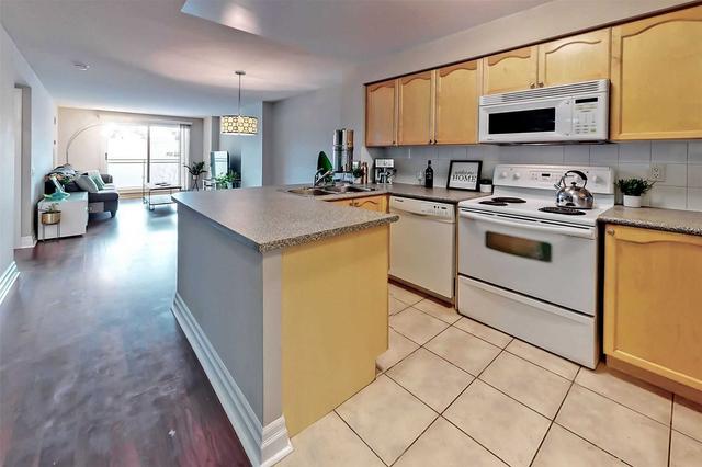 310 - 21 Hillcrest Ave, Condo with 1 bedrooms, 1 bathrooms and 1 parking in Toronto ON | Image 2