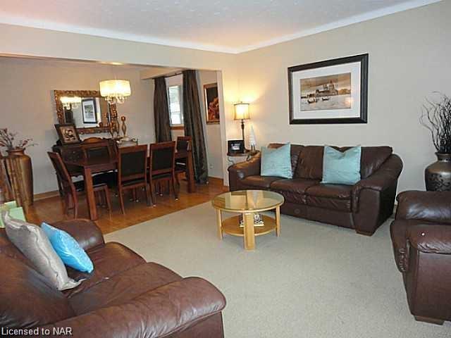 100 St. Davids Road E, House detached with 4 bedrooms, 2 bathrooms and 5 parking in St. Catharines ON | Image 2