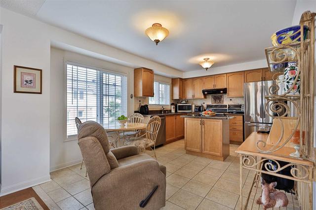 105 - 3030 Breakwater Crt, Townhouse with 3 bedrooms, 3 bathrooms and 4 parking in Mississauga ON | Image 3
