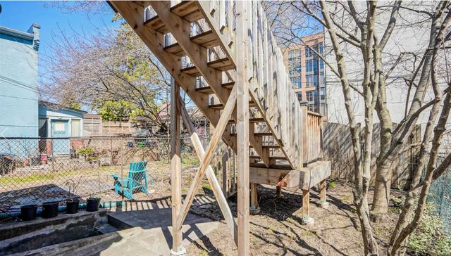 upper - 311 Markham St, House detached with 2 bedrooms, 2 bathrooms and 0 parking in Toronto ON | Image 15
