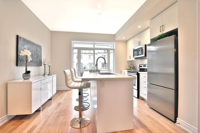 B - 1024 Islington Ave, Townhouse with 3 bedrooms, 3 bathrooms and 1 parking in Toronto ON | Image 8