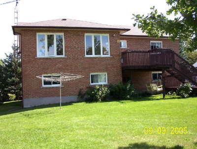 110 Way St, House detached with 3 bedrooms, 3 bathrooms and 4 parking in Whitby ON | Image 3