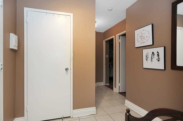1207 - 5 Parkway Forest Dr, Condo with 2 bedrooms, 1 bathrooms and 1 parking in Toronto ON | Image 3