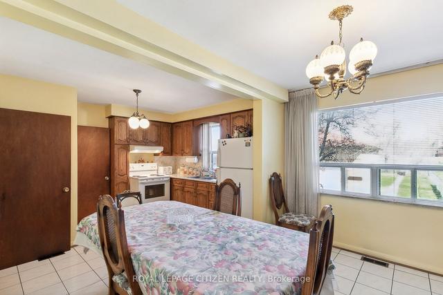 1498 Lawrence Ave W, House semidetached with 3 bedrooms, 2 bathrooms and 6 parking in Toronto ON | Image 5