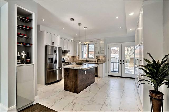 310 Melrose St, House detached with 3 bedrooms, 3 bathrooms and 3 parking in Toronto ON | Image 2
