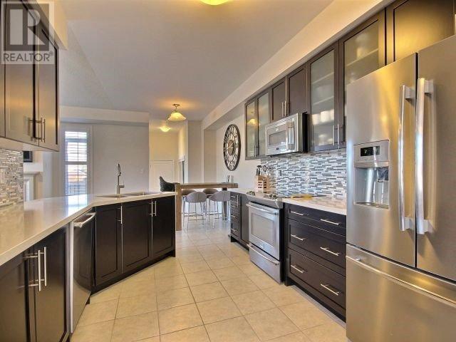 215 East's Corners Blvd, House attached with 4 bedrooms, 3 bathrooms and 1 parking in Vaughan ON | Image 4