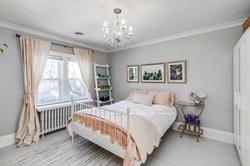 769 Spadina Rd, House detached with 4 bedrooms, 3 bathrooms and 3 parking in Toronto ON | Image 2