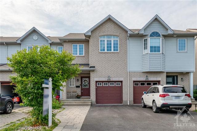 291 Macoun Circle, Townhouse with 3 bedrooms, 4 bathrooms and 2 parking in Ottawa ON | Image 1